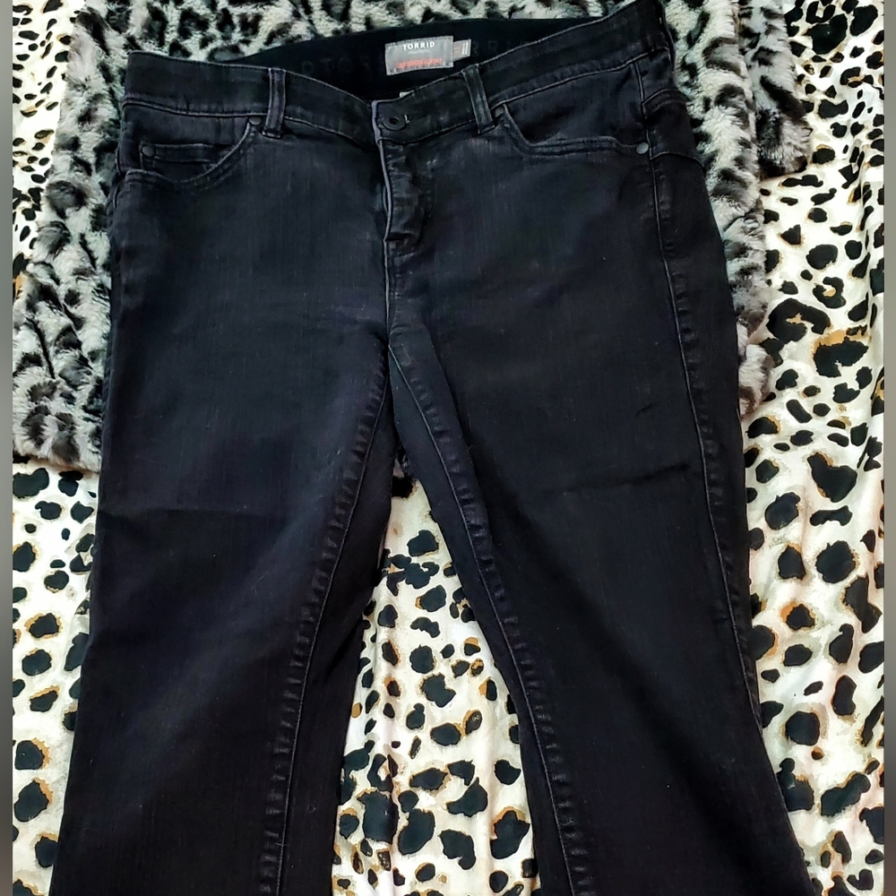 Torrid Bombshell Cropped Skinny Black Jeans